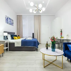 Bluebird Old Town & Wawel Hill By Vistula River - By Homelike Apartament