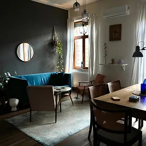 D7 Apartament